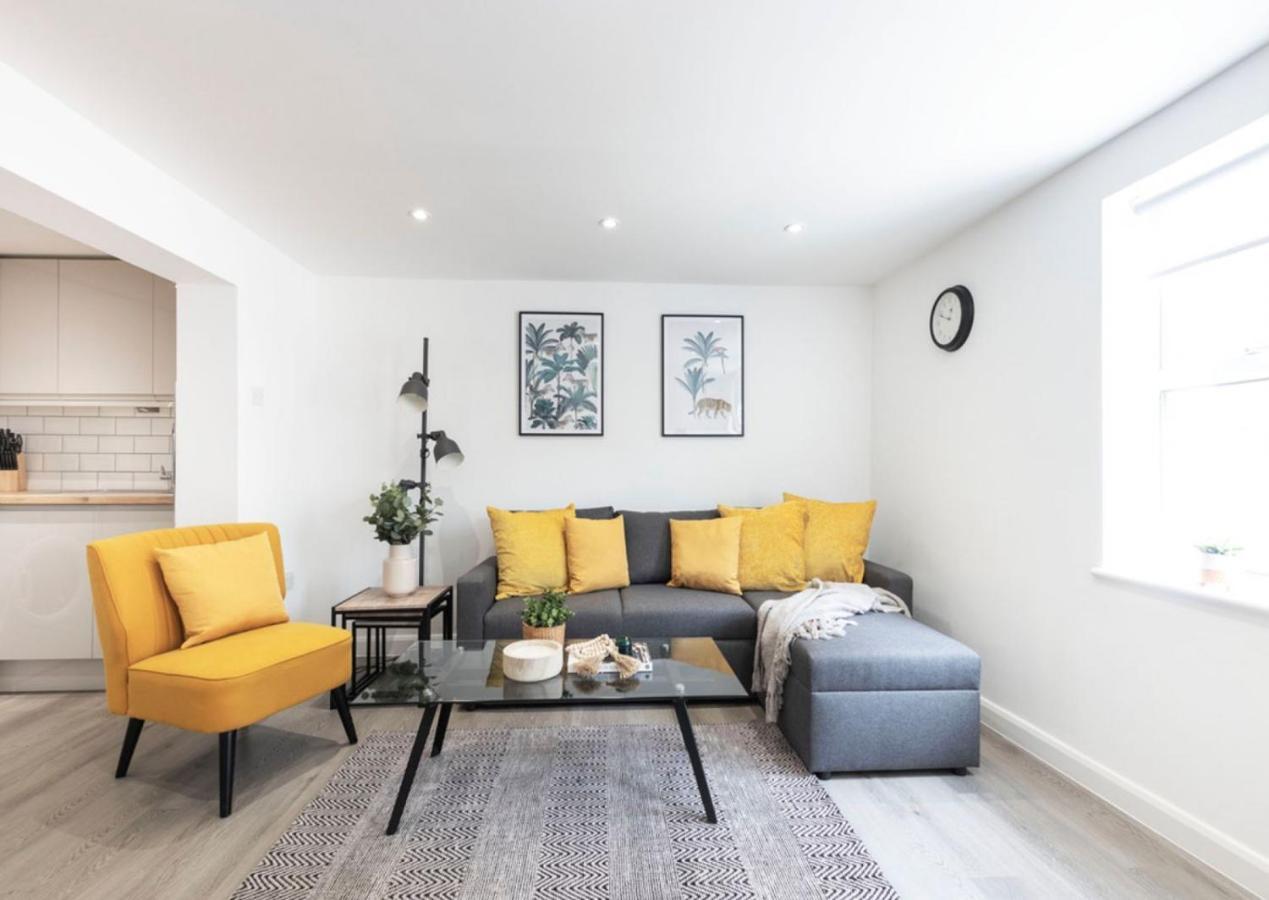 The White House Flat By Select Sa Apartment Reading Exterior photo